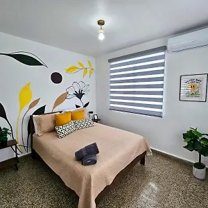  Apartment Urban Tropical Oasis In